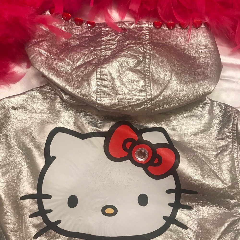 Amazing 🤩 rare y2k metallic silver hello kitty cropped jacket♥️ - Picture 6 of 17